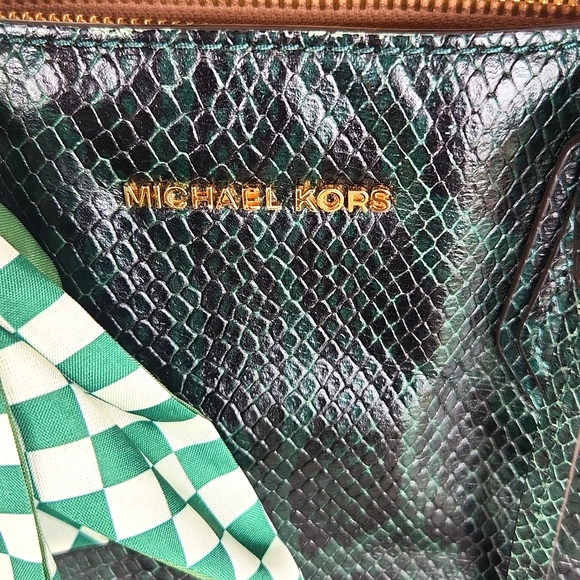 MICHAEL KORS SNAKESKIN SATCHEL/ CROSSBODY EUC - Picture 2 of 12